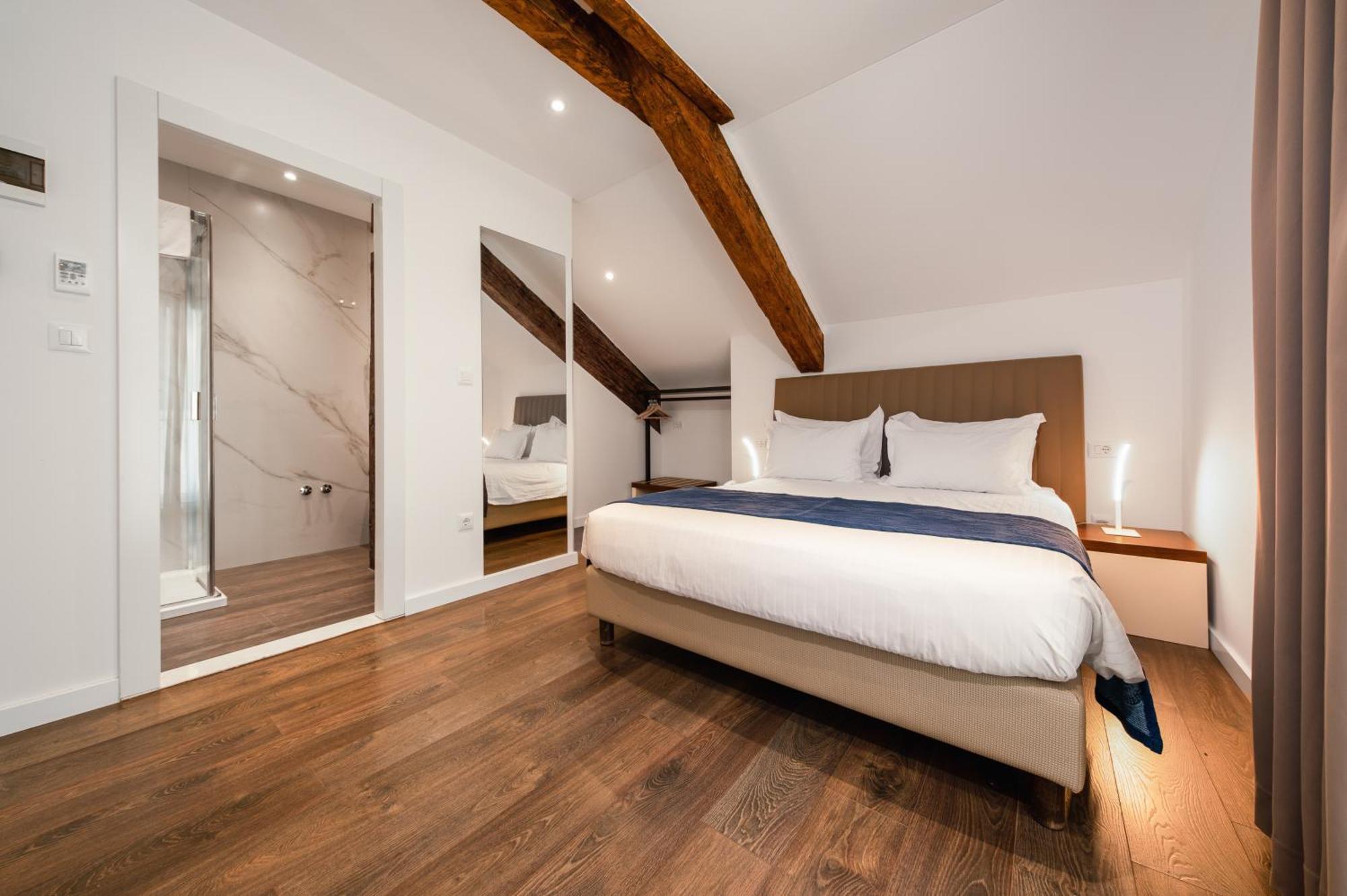 Azur Palace Luxury Rooms Split Exterior foto