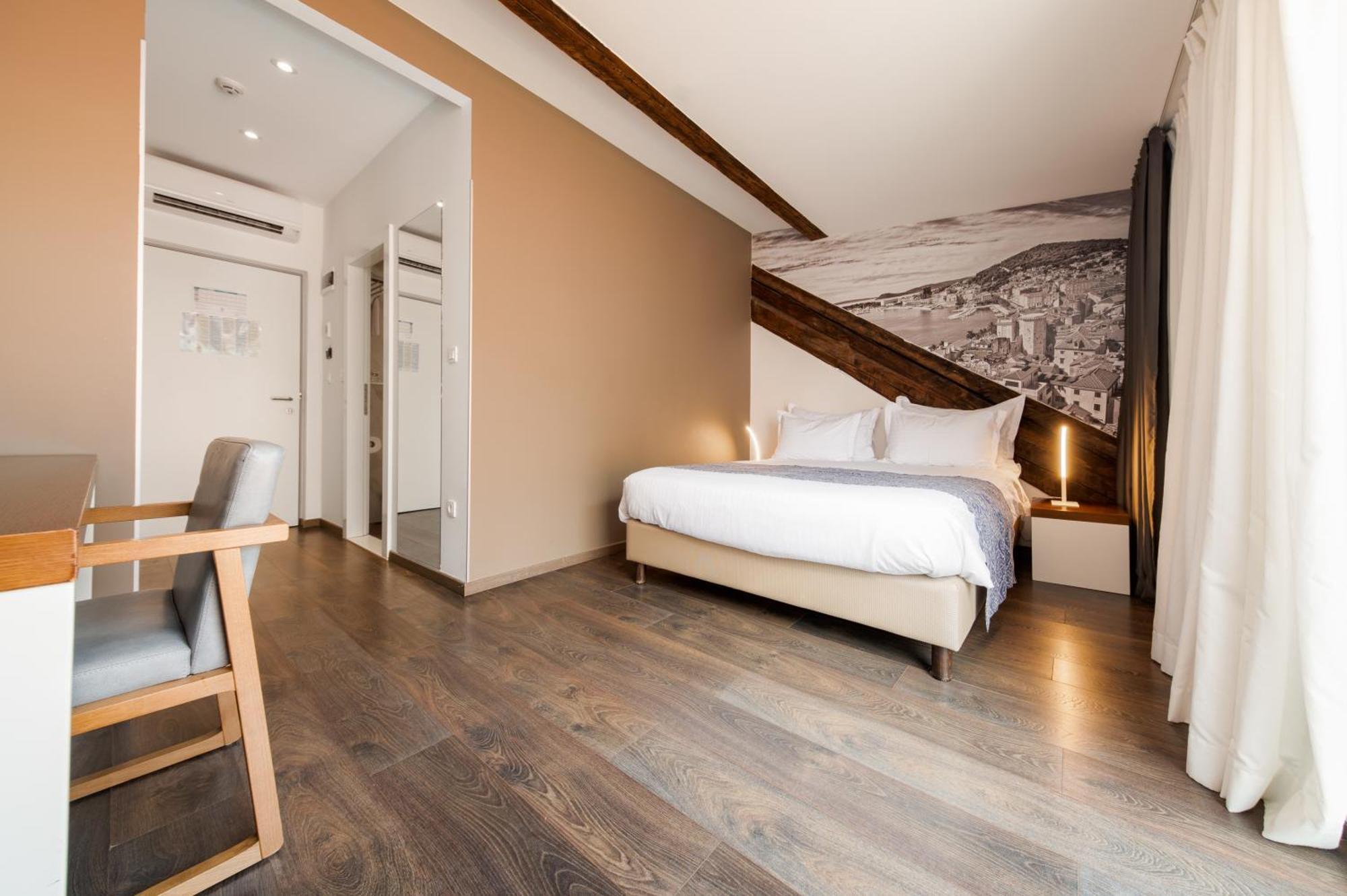 Azur Palace Luxury Rooms Split Exterior foto